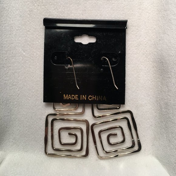 Fashion Silver Earrings - Picture 2 of 3